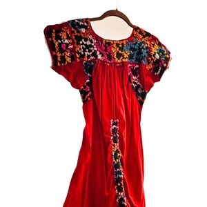 👗🇲🇽 Handmade Mexican Boho Dress | Red Floral Embroidery | c.2000 | Midi | M